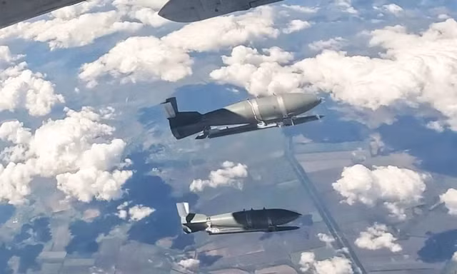 Tình báo Ukraine nói Nga phát triển bom dẫn đường có tầm hoạt động 400 km