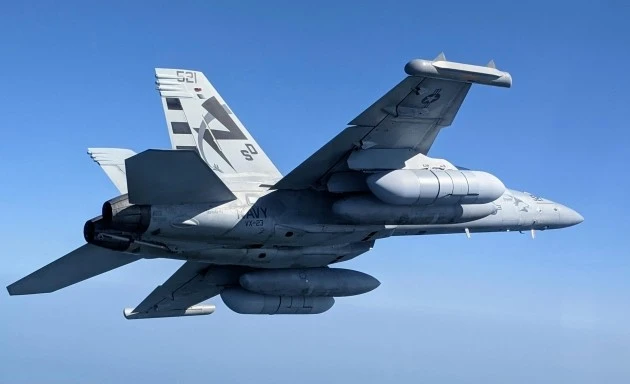 Năm máy bay quân sự Mỹ xuất hiện gần biên giới Venezuela