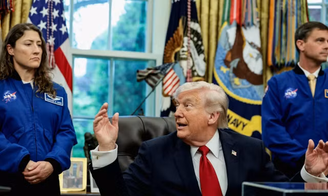 Tổng thống Mỹ Trump tuyên bố giữ nguyên phong toả để đưa Iran vào bàn đàm phán hạt nhân