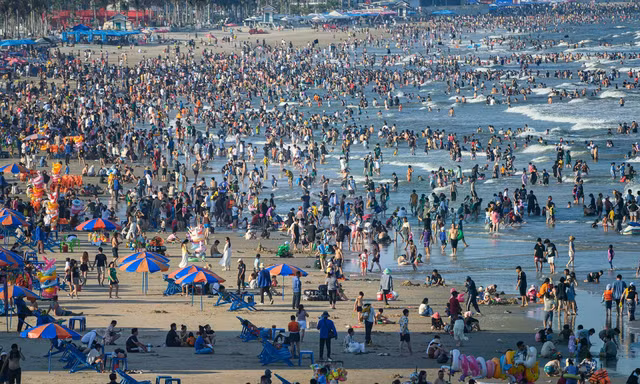 Kẹt xe 3 tiếng mới đến được Vũng Tàu ngày lễ