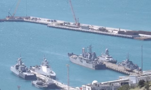 Ukraine tập kích nhiều tàu chiến Nga ở Novorossiysk