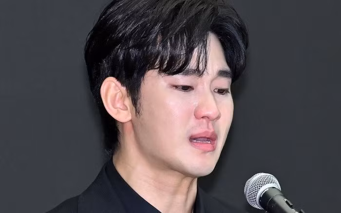 Kim Soo Hyun phá vỡ sự im lặng