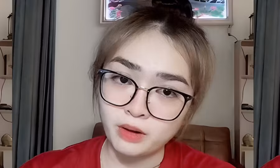 Thiện Nhân livestream đáp trả