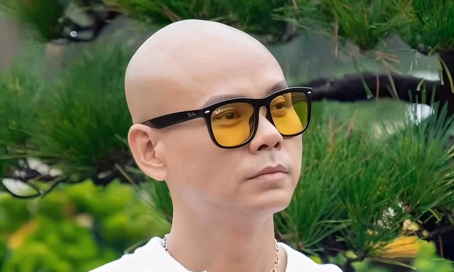 Cú đau với bản hit 'ăn cả đời không hết' của Phan Đinh Tùng