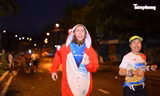 Câu chuyện về runner người Canada trót yêu đường chạy Tiền Phong Marathon 