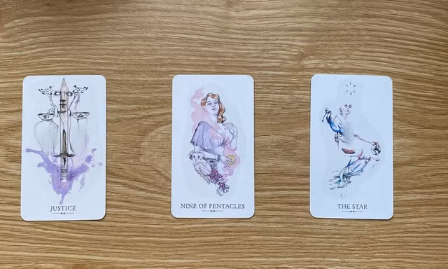 Tarot tuần này: Bảo Bình hãy nắm bắt cơ hội, Ma Kết lưu ý trong giao tiếp