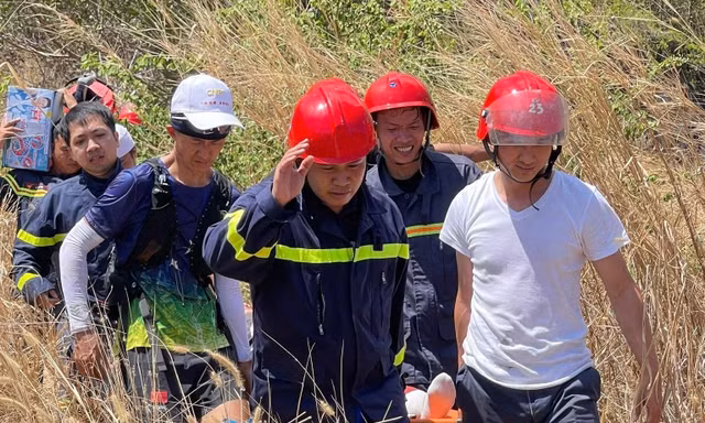 Giải cứu nữ du khách Trung Quốc gặp nạn trên Núi Dinh