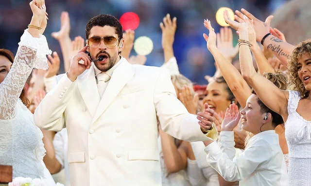 Chân dung ca sĩ khiến ông Trump chê 'tệ nhất lịch sử'