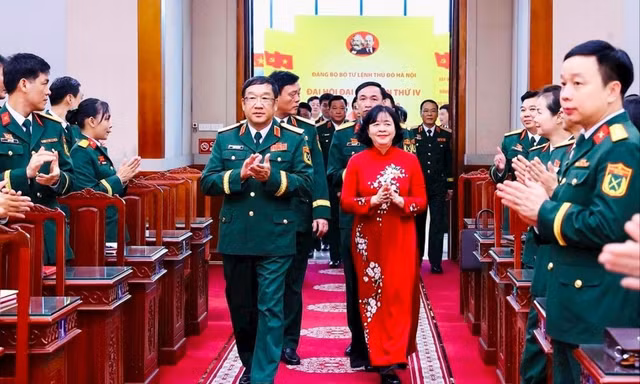 Bà Bùi Thị Minh Hoài giữ chức Bí thư Đảng uỷ Bộ Tư lệnh Thủ đô