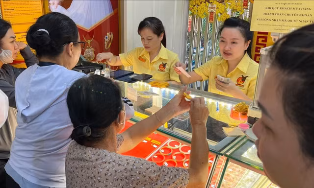 Giá vàng biến động mạnh, Thủ tướng chỉ đạo các cơ quan vào cuộc ngay 
