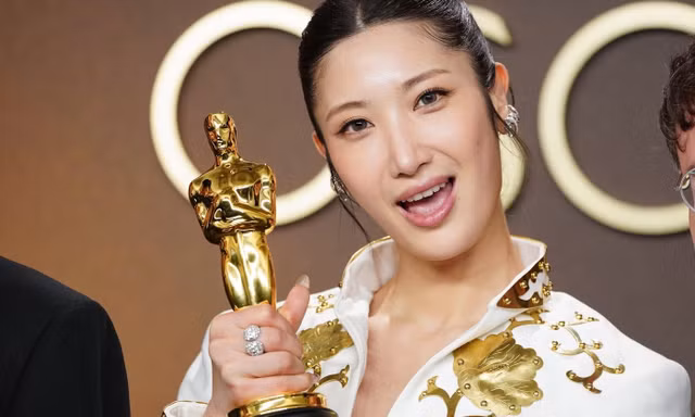 Cú lội ngược dòng của giọng hát bị chối bỏ