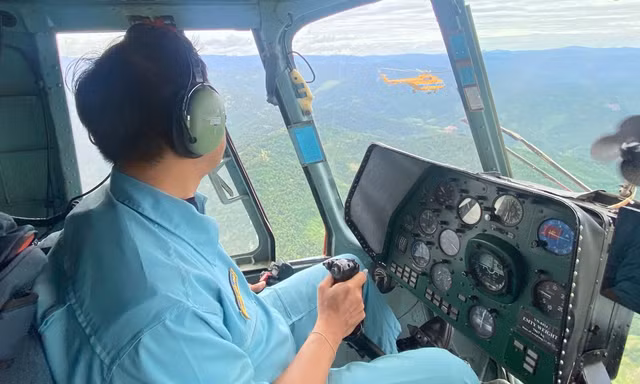 Quân đội tiếp tục đưa hàng cứu trợ tới Nghệ An bằng đường hàng không