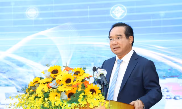 Chủ tịch TPHCM: Giữ chân nhân tài bằng nhà ở tiêu chuẩn cao
