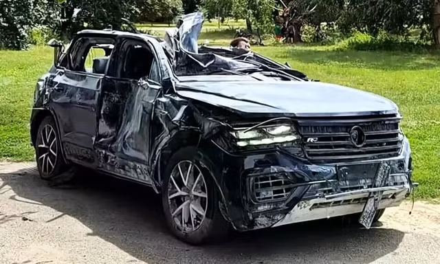 Mẫu SUV của Đức 'sống sót' sau vụ tấn công tên lửa