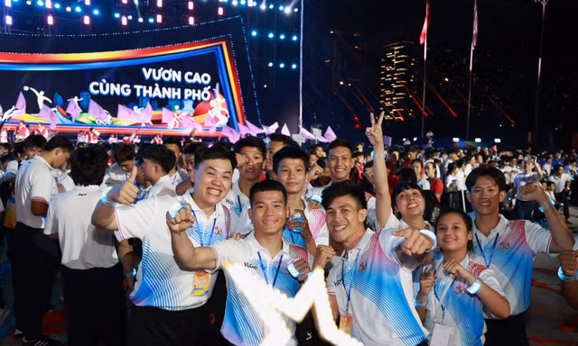 Thiêng liêng, hoành tráng lễ khai mạc Đại hội Thể dục thể thao TPHCM lần thứ I 
