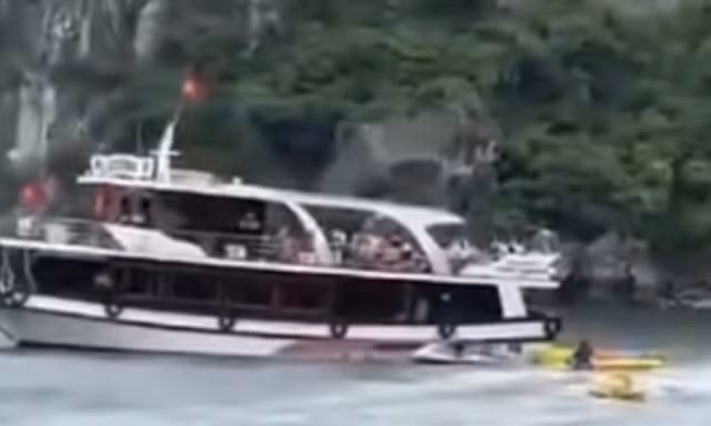 CLIP: Tàu du lịch chìm trên vịnh Lan Hà, một phụ nữ tử vong