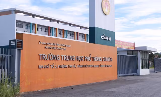 Phê chuẩn lệnh bắt giáo viên mở rộng xác minh các trường hợp liên quan vụ điểm Toán cao bất thường ở Tuyên Quang