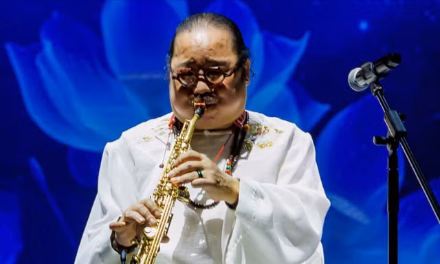 Âm thanh saxophone Trần Mạnh Tuấn trong đêm nhạc chữa lành