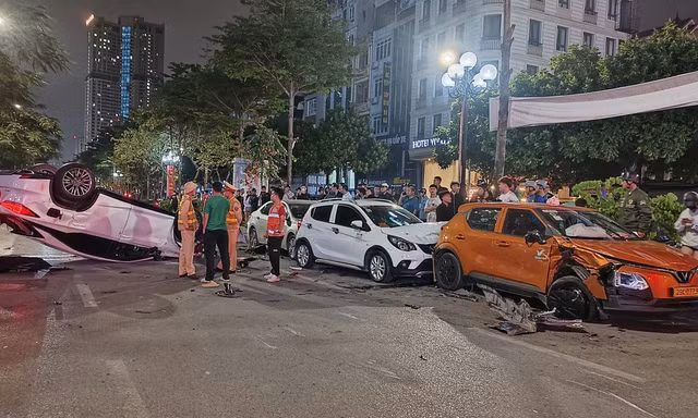 Công an Hà Nội thông tin vụ xế hộp Lexus gây tai nạn liên hoàn 
