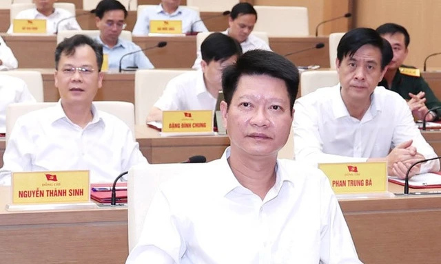 Ban Thường trực Tỉnh ủy chúc mừng các đồng chí được chuẩn y tham gia Ban Thường vụ Tỉnh uỷ Lào Cai nhiệm kỳ 2025 - 2030