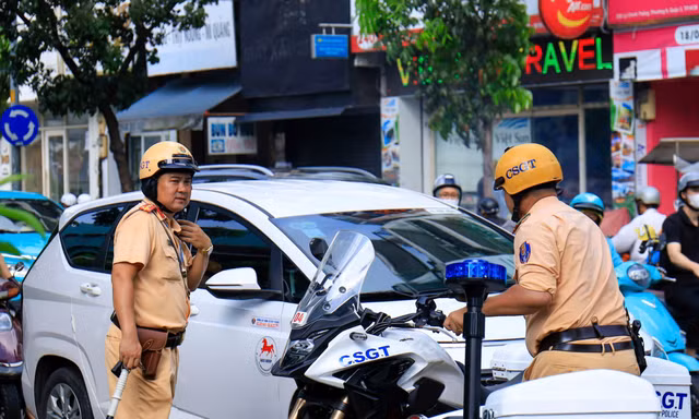 TPHCM: Cấm ô tô một làn đường Lê Lợi trong 5 ngày