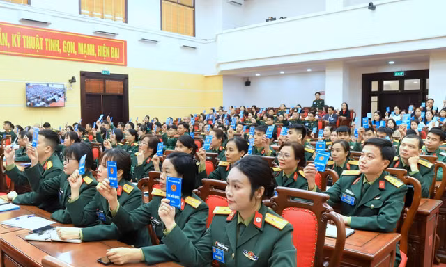 Hội nghị có sự tham gia của 363 đại biểu chính thức.