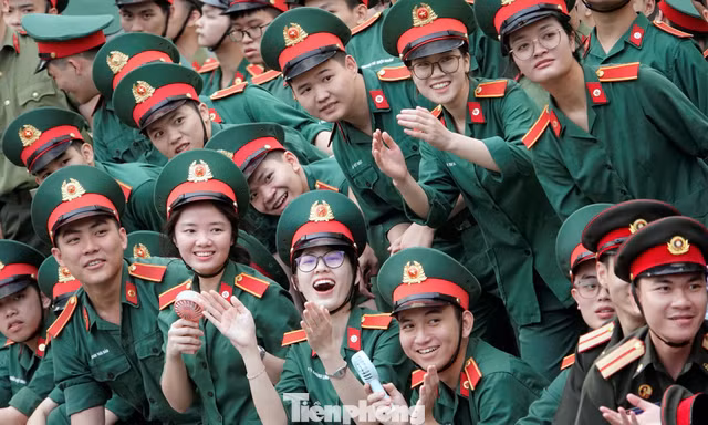 12 thí sinh cùng đạt 30/30 điểm vào Học viện Quân y