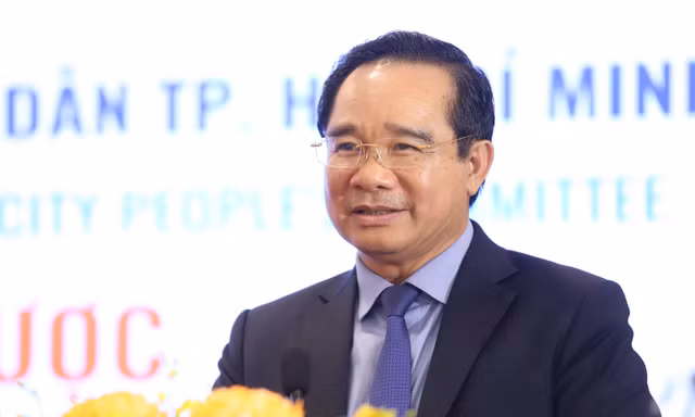 Chủ tịch TPHCM: 'Nhà khoa học phải góp phần tạo ra tăng trưởng...'