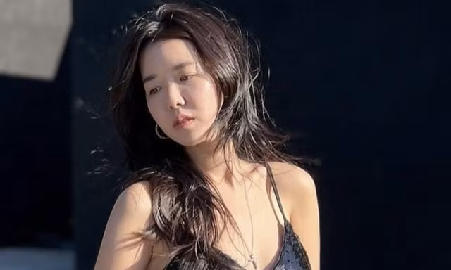 Nhiều nghệ sĩ phải xin lỗi 