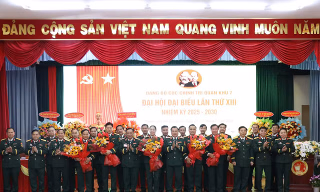 Đại tá Trần Đức Thắng làm Bí thư Đảng ủy Cục Chính trị Quân khu 7