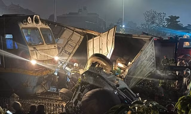 CSGT cảnh báo 'nóng' hiểm họa tai nạn đường sắt tại TPHCM