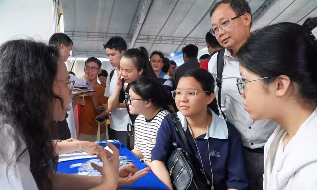 Hai ngành của Đại học Y Dược TPHCM lấy trên 27 điểm