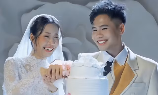 Rapper Phúc Du cưới bạn gái yêu 14 năm