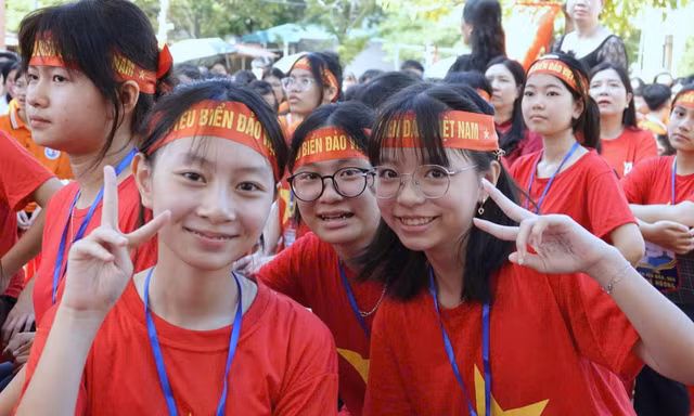 Lan tỏa ngày hội ‘Nghĩa tình biên giới, biển đảo’ năm 2025 