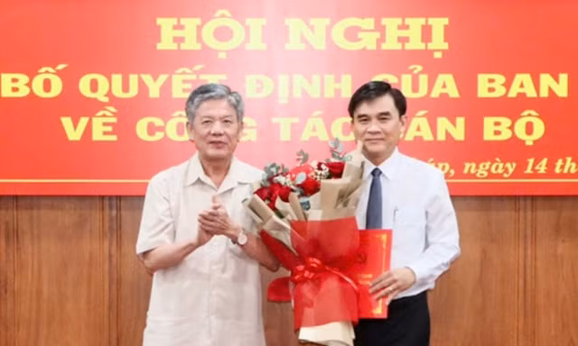 Công bố quyết định của Ban Bí thư Trung ương Đảng về công tác cán bộ