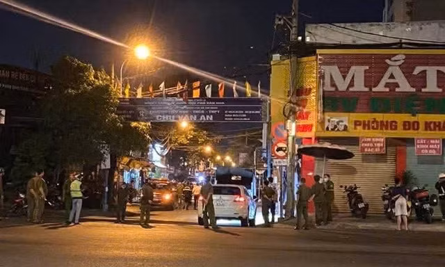 Đêm khuya cháy quán cơm chay, hai mẹ con tử vong