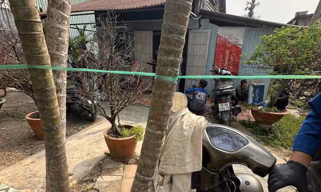 Hai vợ chồng tử vong bất thường trong nhà ở TPHCM
