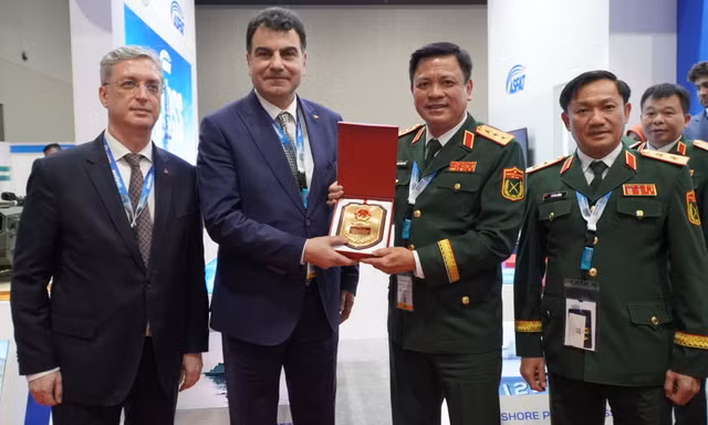 Việt Nam mời Thổ Nhĩ Kỳ tham dự triển lãm quốc phòng tại Hà Nội 