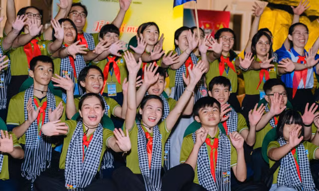 Thiếu nhi TPHCM lên đường về miền Tây học văn hóa truyền thống