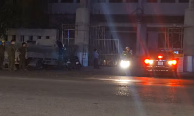 Dừng thi công Nhà thi đấu Phú Thọ sau vụ sập giàn giáo làm 2 người thương vong