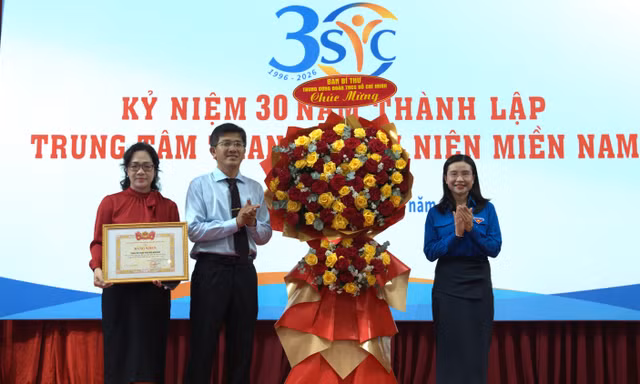 Bí thư T.Ư Đoàn Nguyễn Phạm Duy Trang chúc mừng Trung tâm Thanh thiếu niên miền Nam 30 tuổi