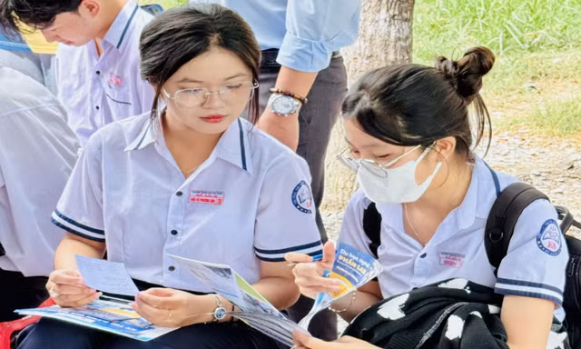 Xét tuyển đại học: Ai đăng ký nguyện vọng… thứ 132?