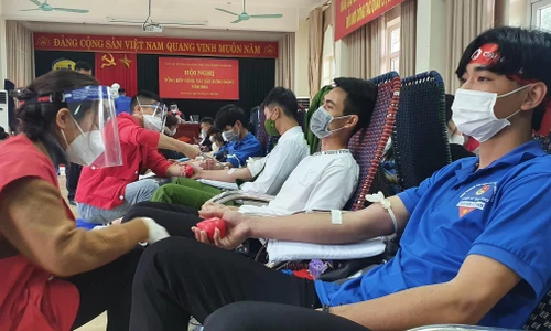 Những cán bộ, giảng viên hiến máu nhiều lần
