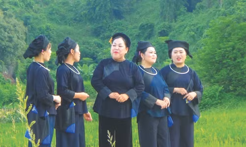 Người xứ Lạng đối đáp giao duyên say mê Ảnh: Hoàng Chiến 