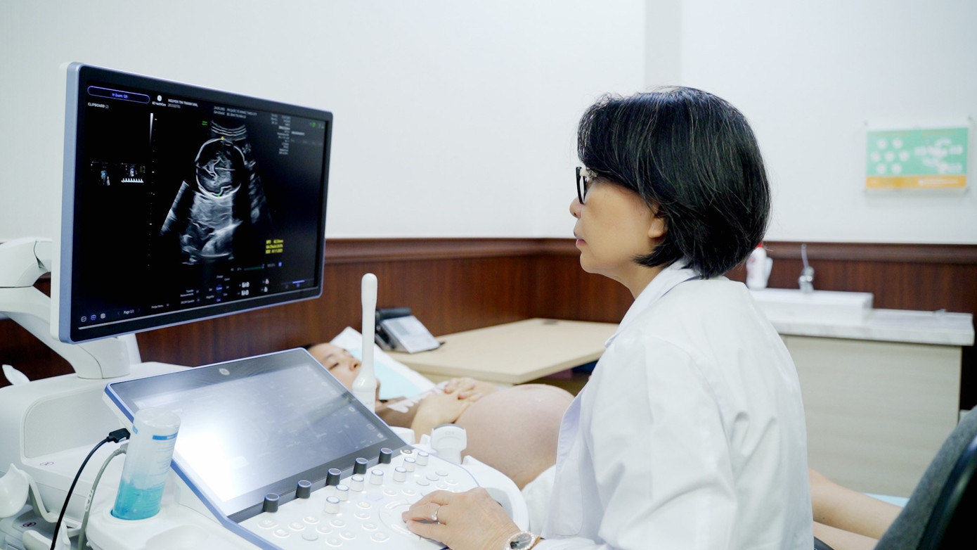 Bác sĩ, ThS. Đinh Thị Hiền Lê siêu âm cho sản phụ thsbs-dinh-thi-hien-le-sieu-am-cho-san-phu.jpg