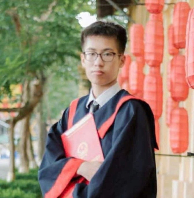 Tự học là chính, nam sinh Hà Nội trở thành thủ khoa khối A00 với 3 điểm 10 tuyệt đối gia.jpg
