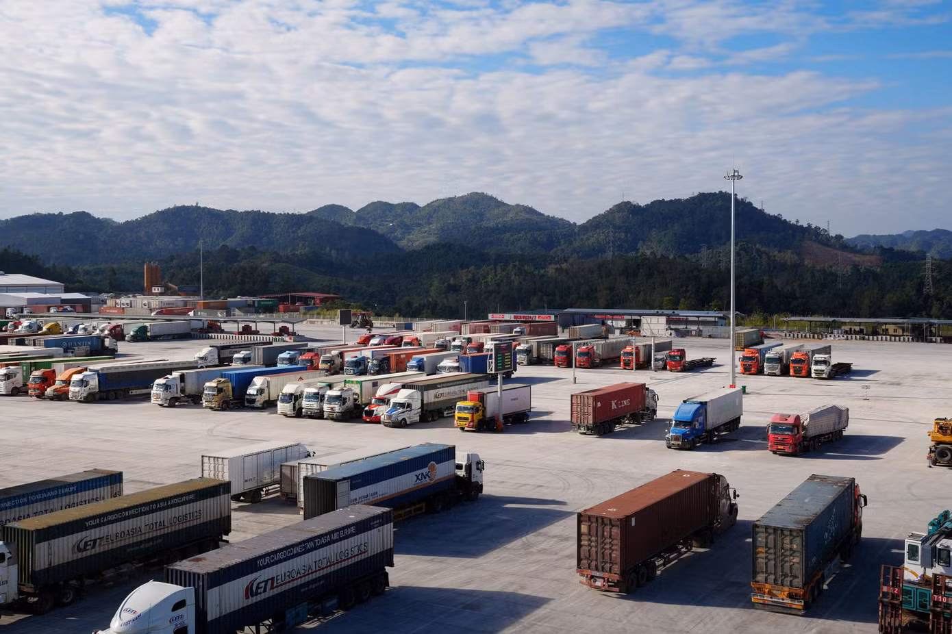 cv-logistics-2.jpg