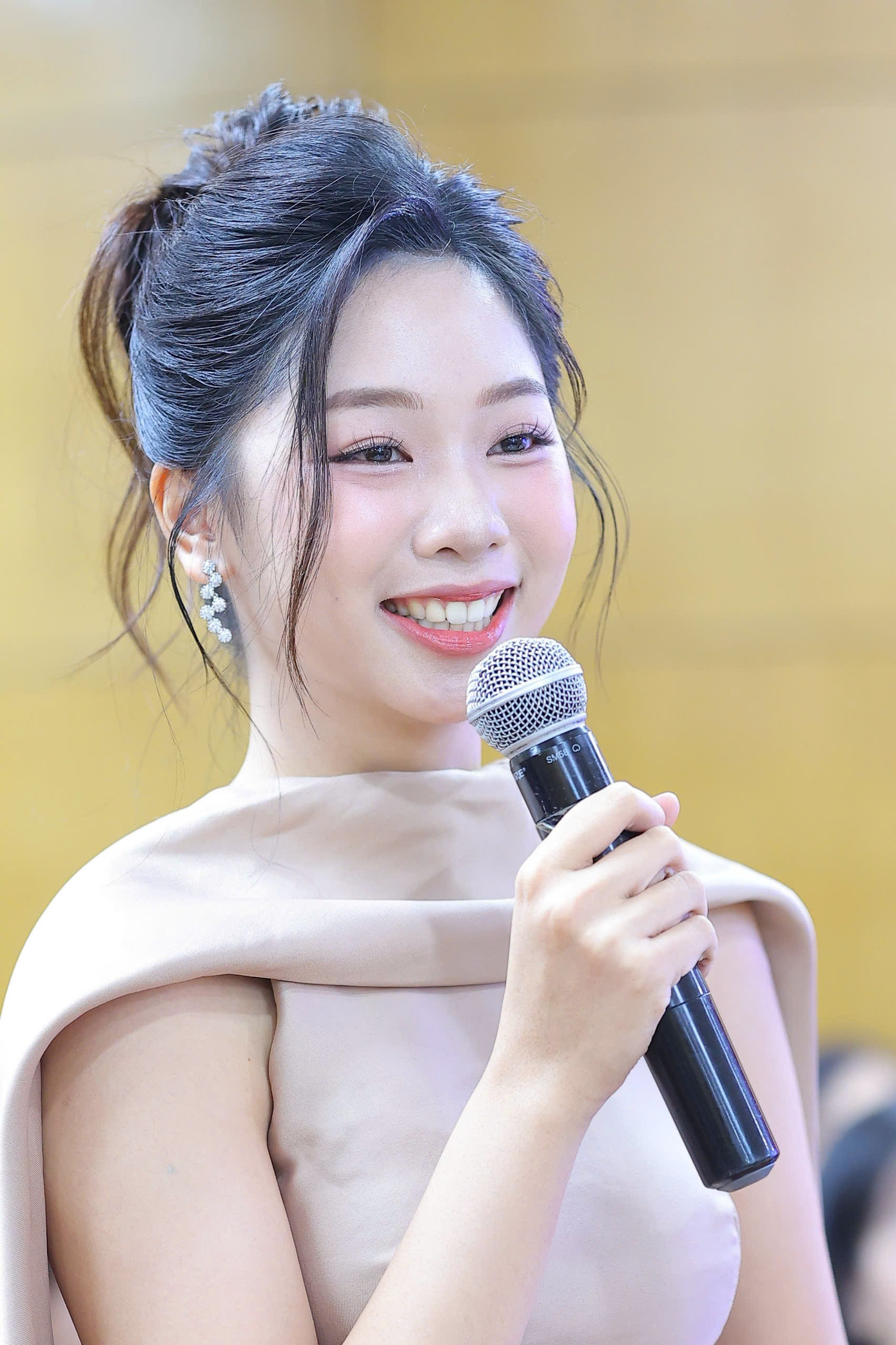 Top 5 Miss Vietnam 2024 Pham Thuy Duong. Photo: Referee thuy-duong.jpg