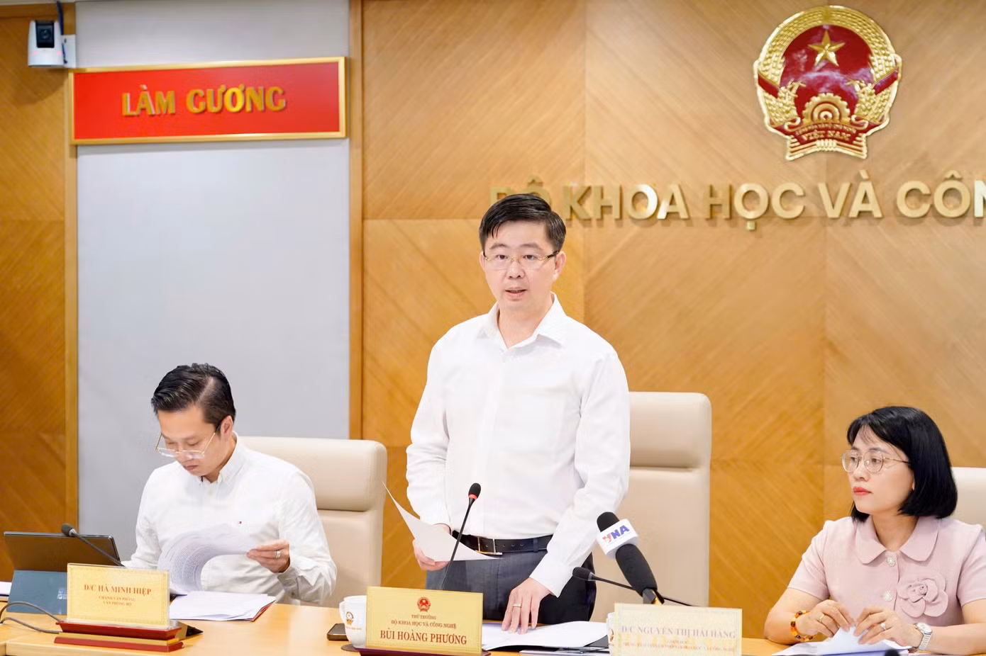 thu-truong-bo-khcn-bui-hoang-phuong.jpg