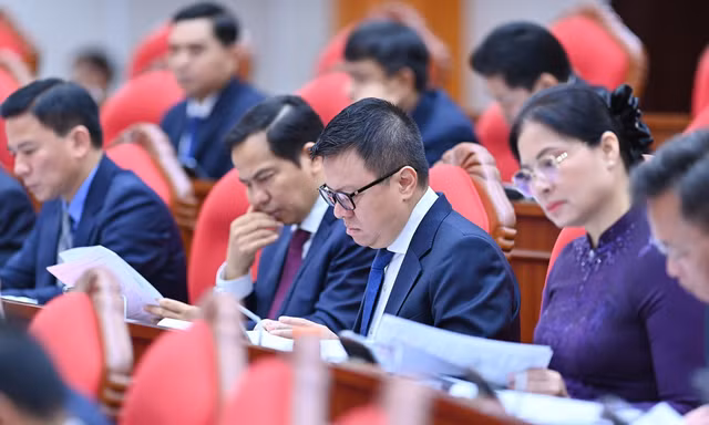 Hình ảnh khai mạc Hội nghị Trung ương lần thứ mười hai